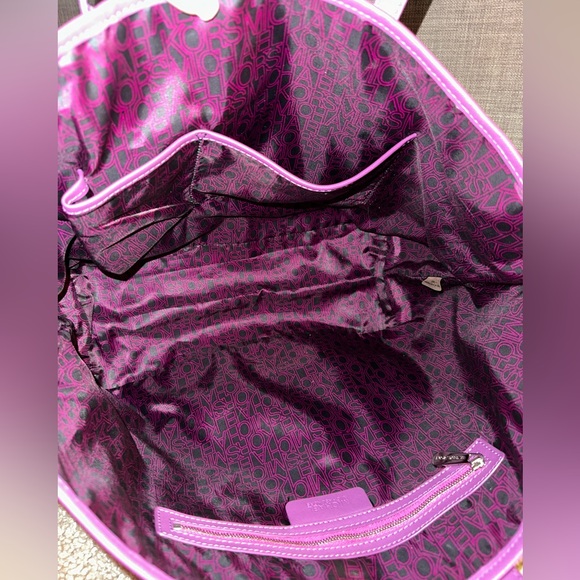 Michael ๐ Kors Saffiano Leather Tote - Picture 10 of 10